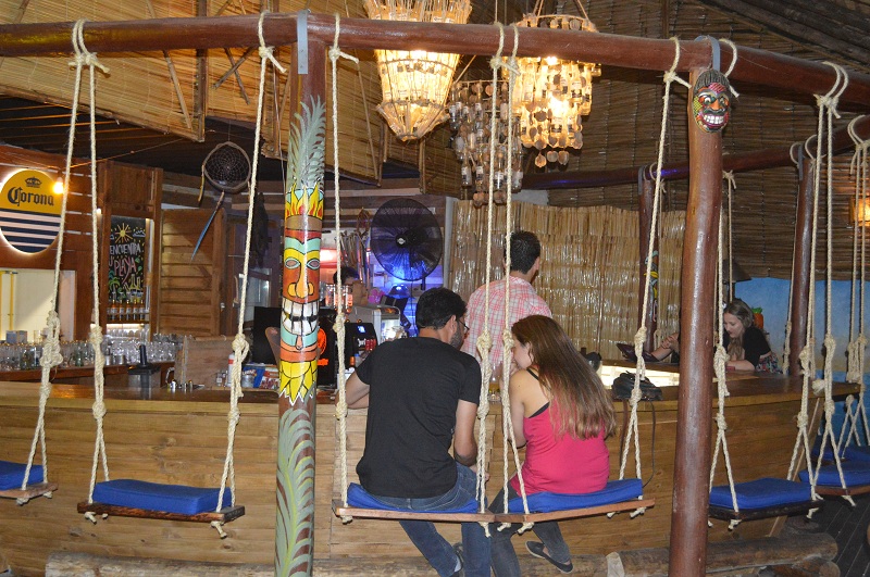 hamacas en el bar