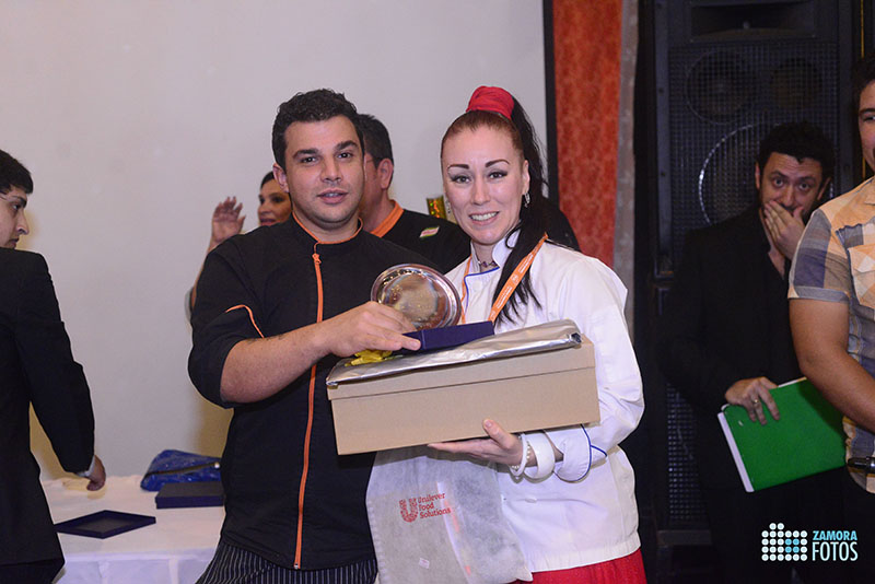 Rosaura Riveros, estudiante de cocina de la filial IGI de Ciudad del Este obtuvo el segundo puesto en la categoría de Pastelería.
