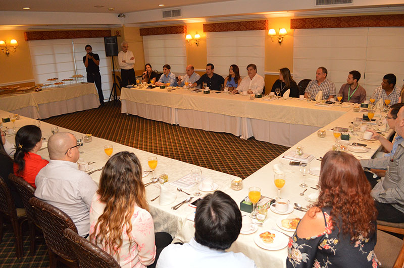 Aspecto del desayuno de trabajo que tuvieron los representantes de la Asociación de Restaurantes del Paraguay (ARPY) con las empresas proveedoras del sector gastronómico.