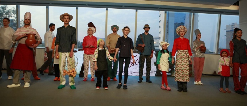 Parte de la nueva colección de Vro Pardo Yvy Pyta presentada durante el último Asunción Fashion Weerk.