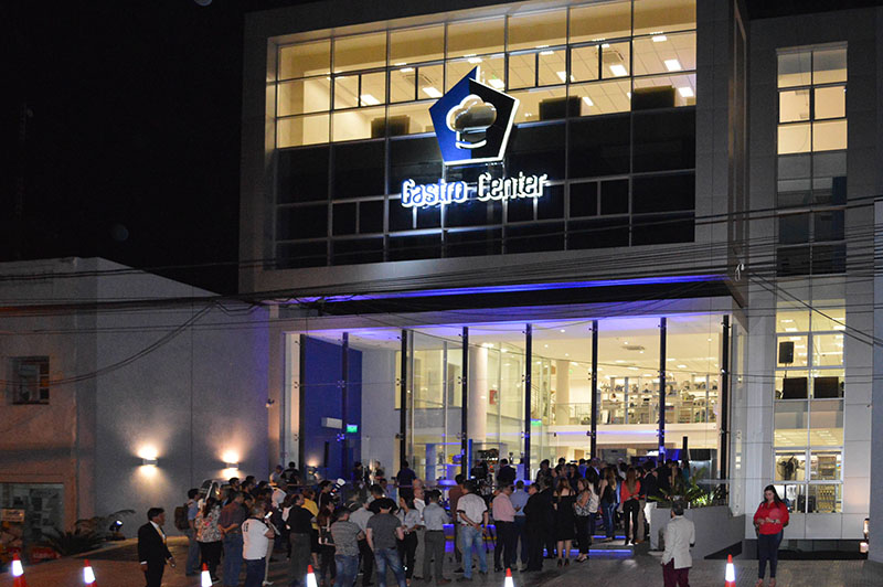 El nuevo show room de Gastro Center, ubicado sobre la avenida Eusebio Ayala casi 33 Orientales. Una firma que vende equipamientos gastronómicos.