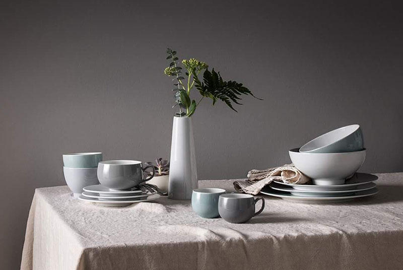 La marca francesa tiene productos en porcelana y aceros inoxidables. Y algo novedoso: Una línea completa destinada a eventos.