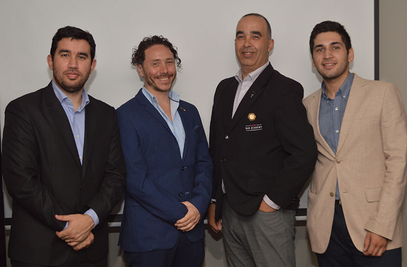 De izquierda a derecha aparecen Carlos María Rodríguez, gerente de marketing de diageo Paraguay, Alvaro Pereira, director académico del Bar Academy Paraguay, Marcelo Pellejero, directores académico del World Class Paraguay y Joaquín Martínez, encargado del sector bares.