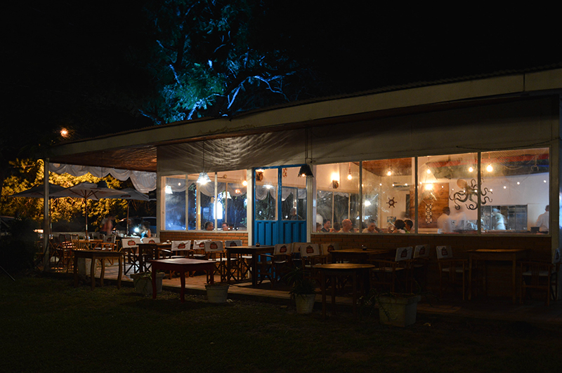 Un ambiente tranquilo y acogedor es el que rodea al El Viejo Marino, en San Ber. Y una oferta de paellas, pescados y mariscos como la que tiene en Asunción.