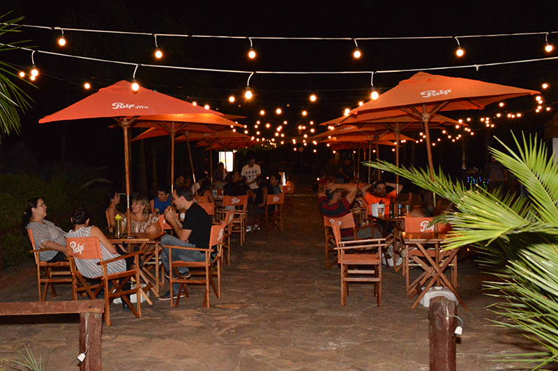 El Food Bar San Ber no pretende ser un parque de comidas pero adquiere su forma. Su creador es Mauri García, el precursor de los Food Park, que esta vez apostó al negocio de las marcas y no del alquiler de puestos de venta.