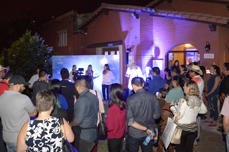 La presentación de la nueva colección de Vro Pardo se realizó en el local que tiene sobre la calle Cerro Corá con presencia de numerosas personas relacionados al mundo gastronómico.