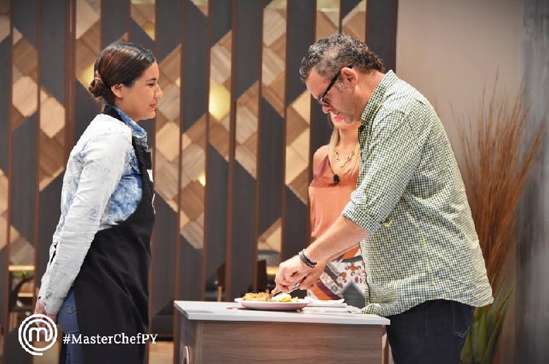 Mercedes Pitta, abandonó anoche la cocina de MasterChef. La sopa paraguaya la puso muy nerviosa y no pudo superar la prueba.