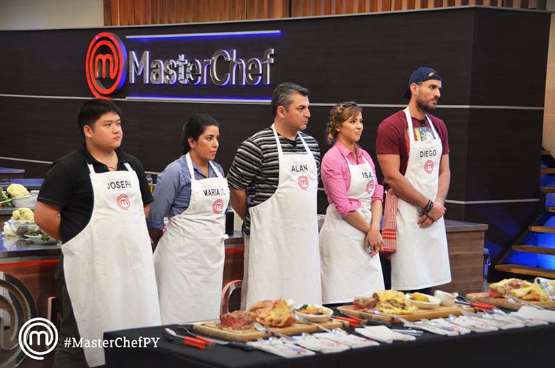 Josehp, María Liz, Alan, Isabel y Diego, cada uno frente al Lomoto Wellington que prepararon. Ninguno pasó la prueba y todos fueron a eliminación donde finalmente Alan dejó MasterChef.