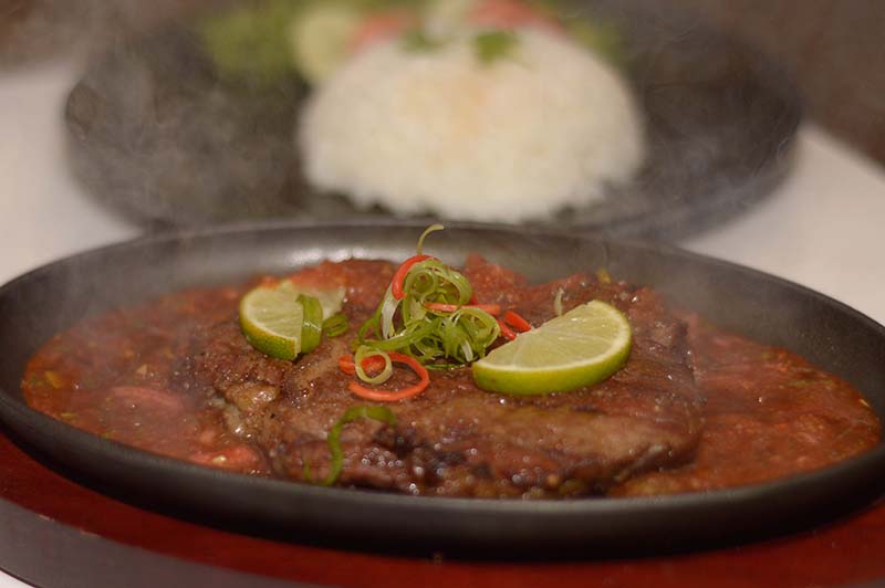 Un ojo de bife al estilo tailandés. Una observación personal: nada puede mejorar el sabor natural de la mejor carne paraguaya.