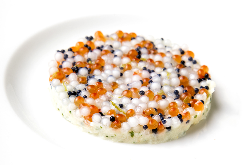 Este plato es toda una joyita. En apariencia y contenido. Es una brandada de pacú con huevas, obras de Mauro Colagreco. Fotos Loli Ferrés para Mandibula