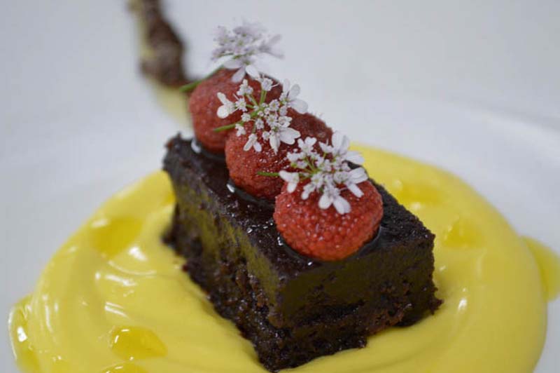 Las flores tienen una gran utilización en la alta gastronomía. Tanto para los platos salados como para los dulces.