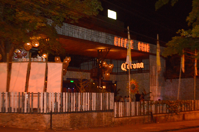 El local de Hippie Chic visto desde el frente de la avenida San Martín.