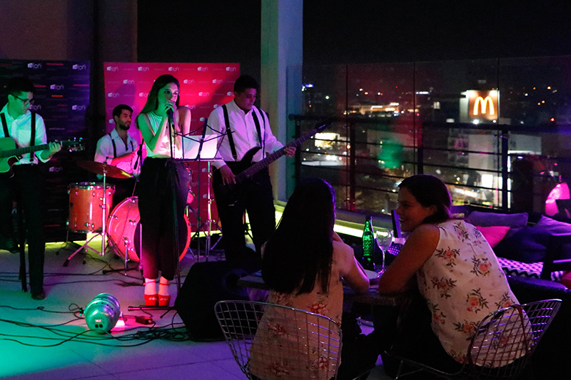 Una vez al mes el Aloft ofrecerá un concierto de música en vivo, en su Roof Top como parte de su programa Aloft Live que durará todo el año.