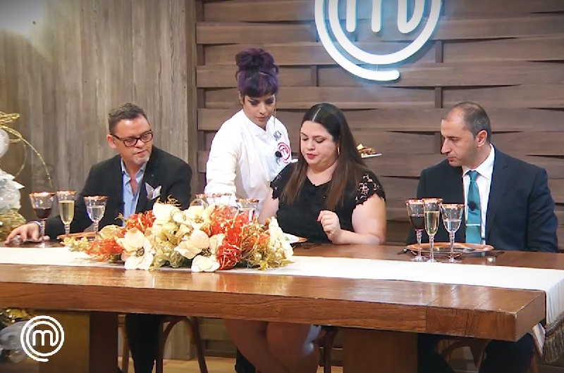 Los miembros del jurado en el último programa de MasterChef Parguay, segunda temporada. Rodolfo Angenscheidt, Euge Aquino y José Torrijos. Uno de ellos abandona el programa. La incógnita será develada el 26 de febrero.