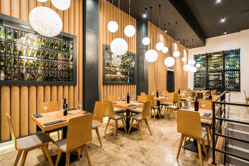 Salón del restaurante Sakana Moliera.