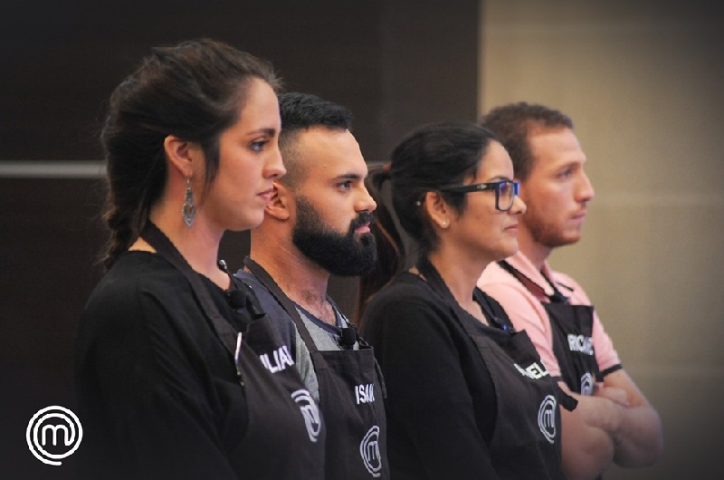 La ronda de eliminación de anoche. Juliana, Isaías, Noelia y Ricardo. Se fue sorpresivamente Isaías y la mejor fue Noelia. Foto del archivo oficial de MasterChef Paraguay.