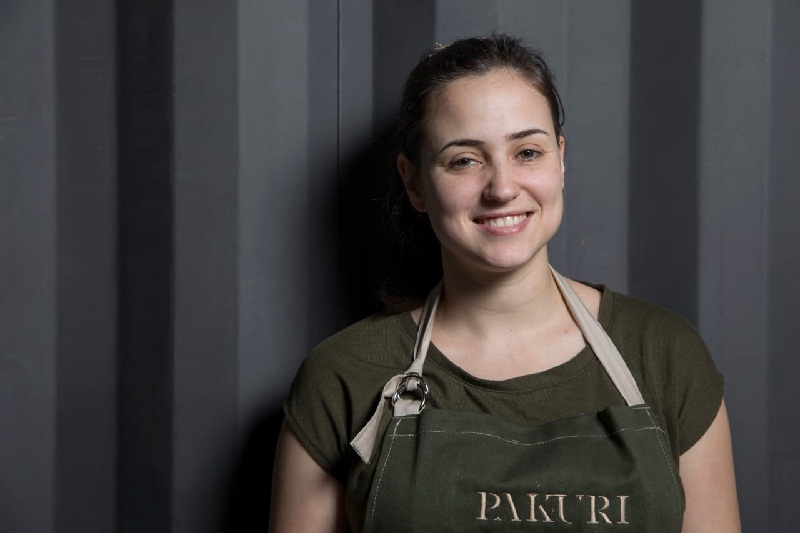 Sofi Pfannl, chef del restaurate Pakuri, que recibió una importante distinción que lo ubica en el mapa mundial de la gastronomía.