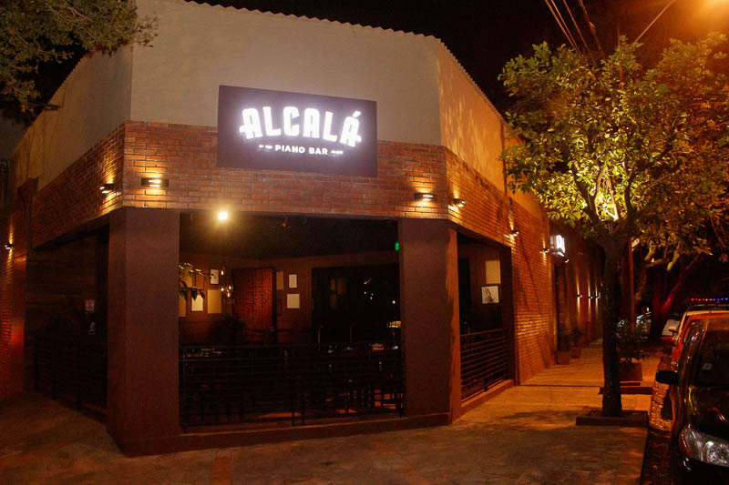 fachada local