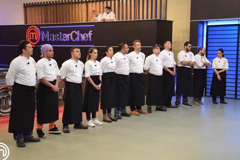 Ronda de eliminación récord. Casi todos se aplazaron. Solo dos se salvaron. Algo inadmisible para un nivel profesional. Foto de la página oficial de MasterChef Paraguay.