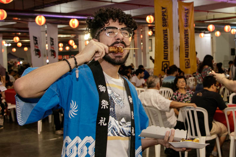 El pollo Yakitori fue otro de los platos preferidos durante la feria gastronómica de platos típicos del Japón realizado en el Centro de Convenciones Mariscal.