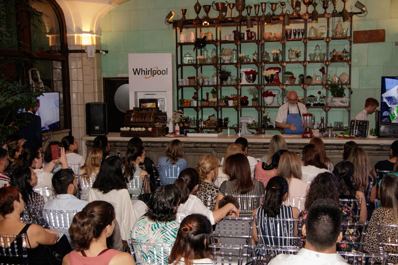 Numerosos profesionales reposteros, clientes e invitados especiales asistieron al evento organizado por NGO para conmemorar los 100 años de KitchenAid.