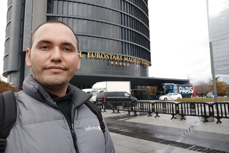 Catalino Gabriel Garay, chef paraguayo que trabaja en un hotel de Madrid. Figura en una guía de los 50 creadores latinoamericanos de la ciudad.